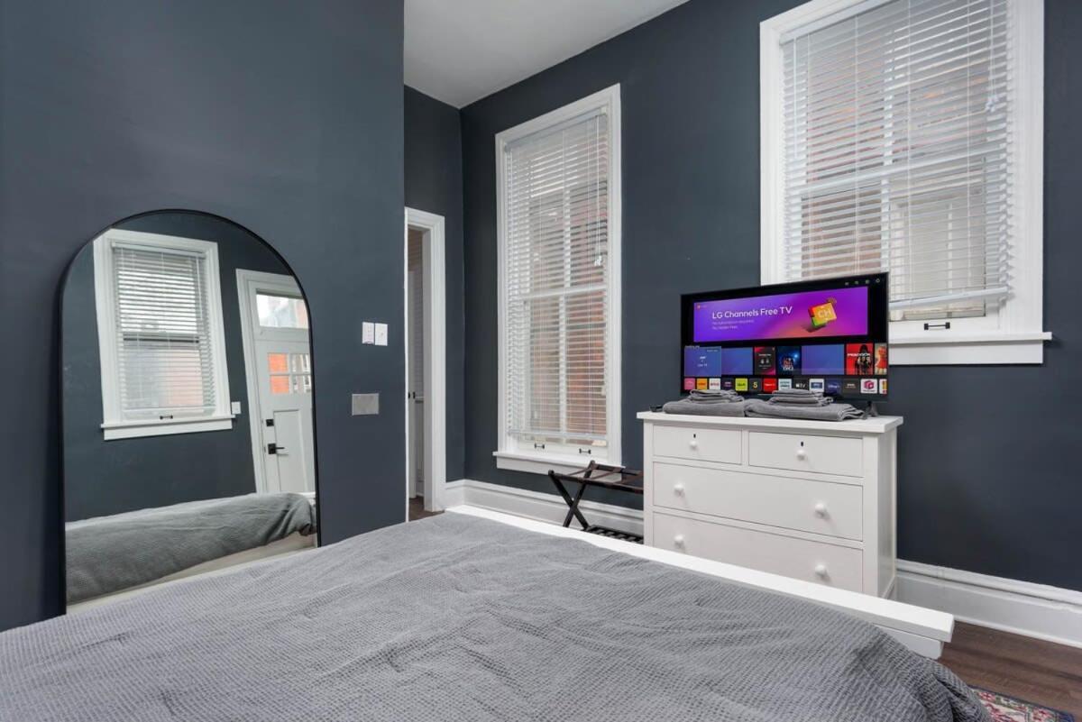 Flats On Front - Riverfront Gem Fast Wi-fi 1f