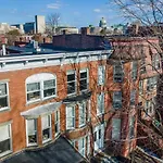 Flats On Front - Riverfront Gem Fast Wi-Fi 1F
