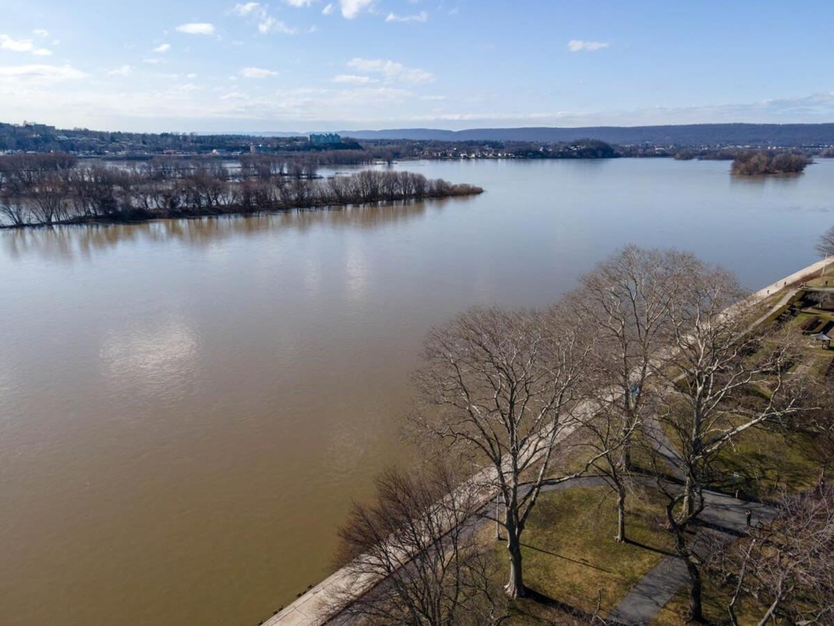 Flats On Front - Riverfront Gem Fast Wi-fi 1f Apartment